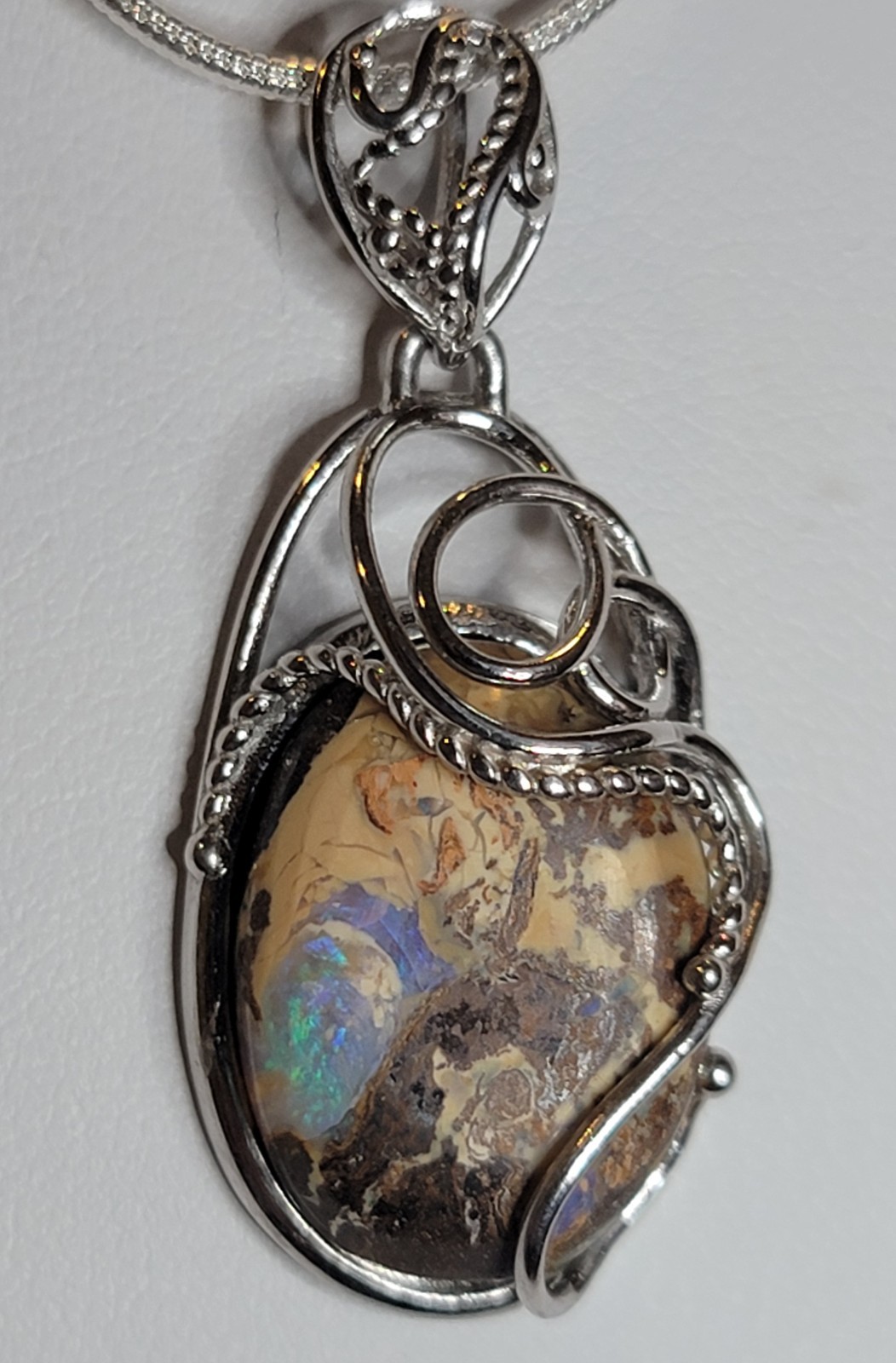 3ct. NATURAL SOLID AUSTRALIAN COOBER PEDY OPAL STERLING SILVER PENDANT & CHAIN