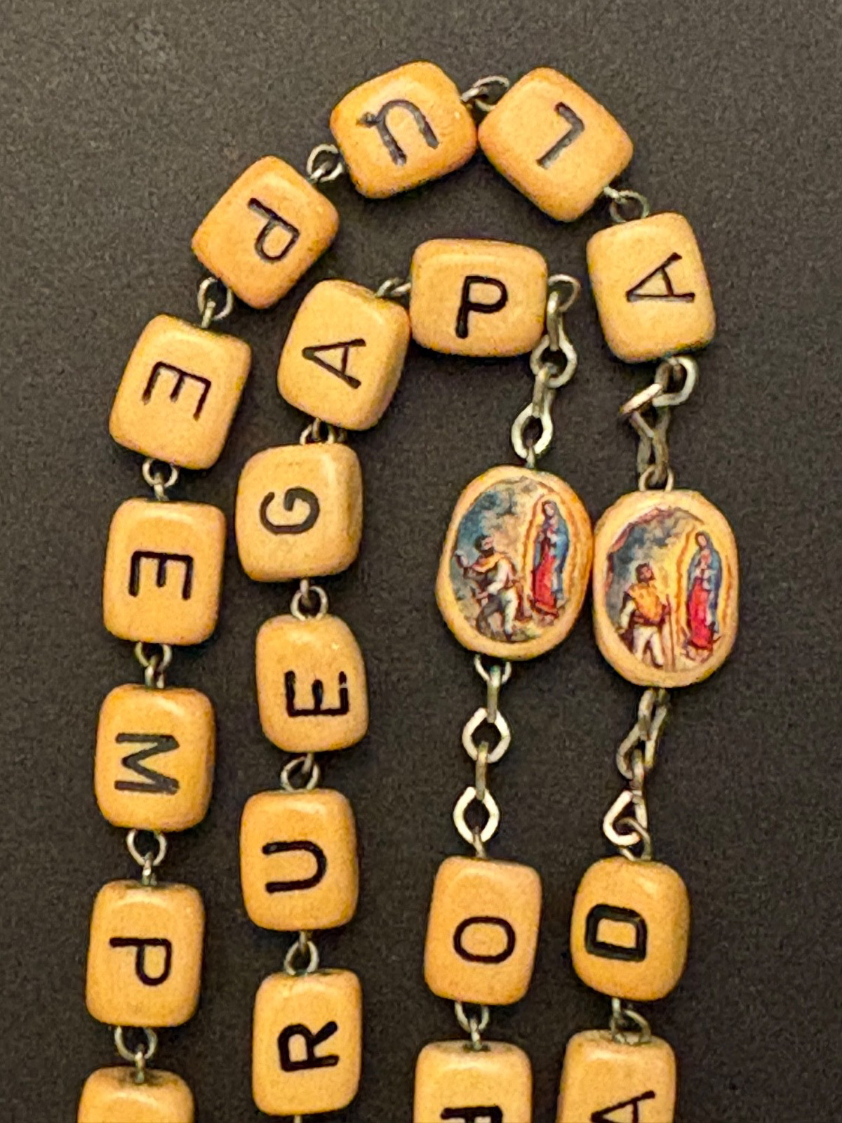 VTG STANHOPE ROSARY BEADSLENS PLASTIC OUR LADY OF GUADALUPE/CASE