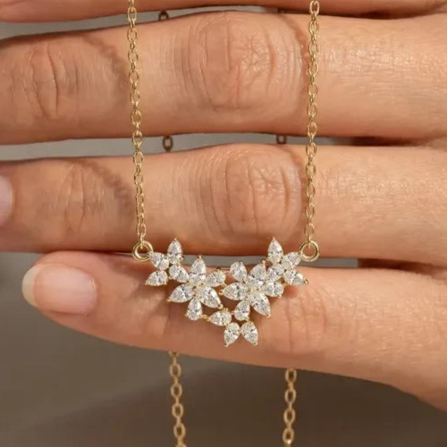 1.50Ct Pear-Cut EF/VS1 Lab Grown Diamond Flower Necklace Pendant 14K Yellow Gold