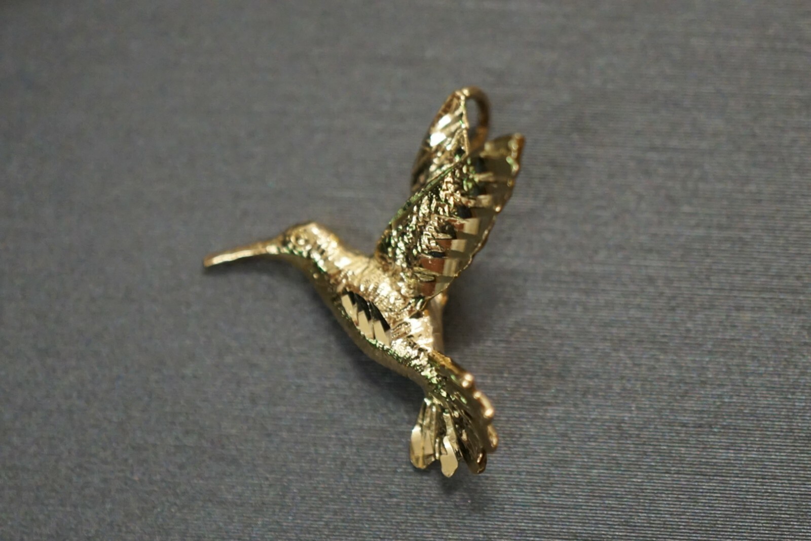 14K Solid Yellow Gold 0.75″ Diamond Cut High Polish Humming bird Charm Pendant.