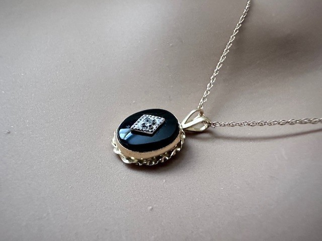 Estate 14K Yellow Gold Onyx & Diamond Pendant Chain Necklace