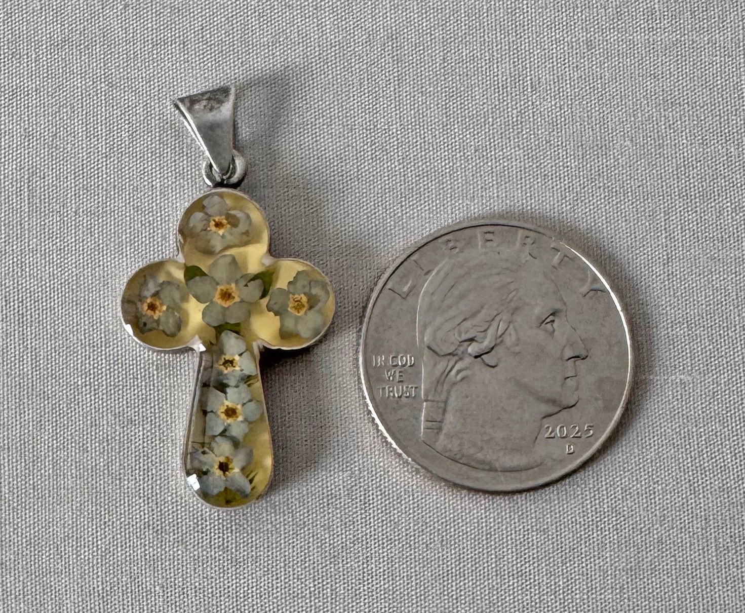 Sterling Silver & Miniature Dried Flowers in Resin CROSS Pendant Mexico;Y486