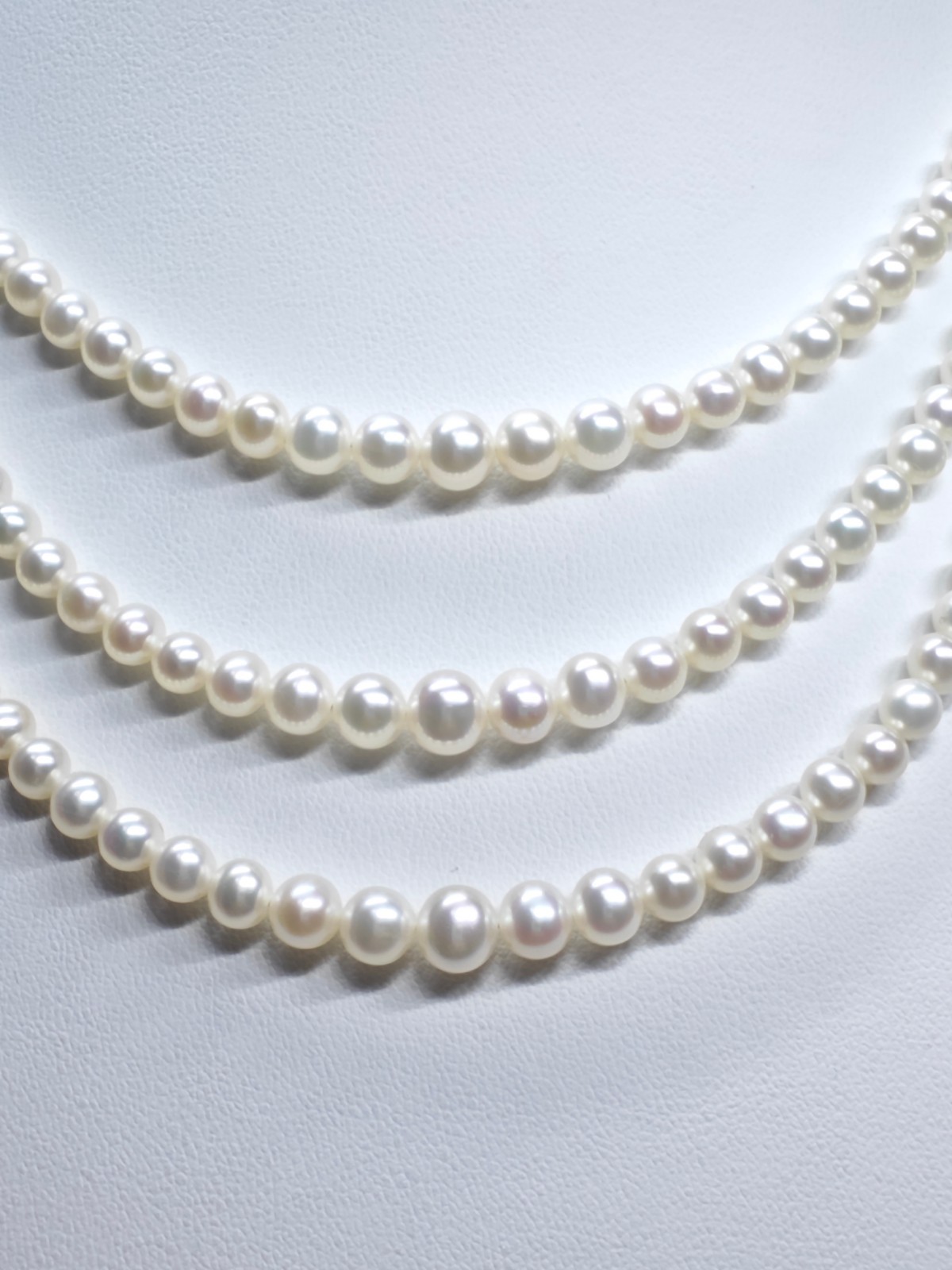 Authentic MIKIMOTO PERLITA Triple Strand Pearl Necklace Japan Top Luster w/Box