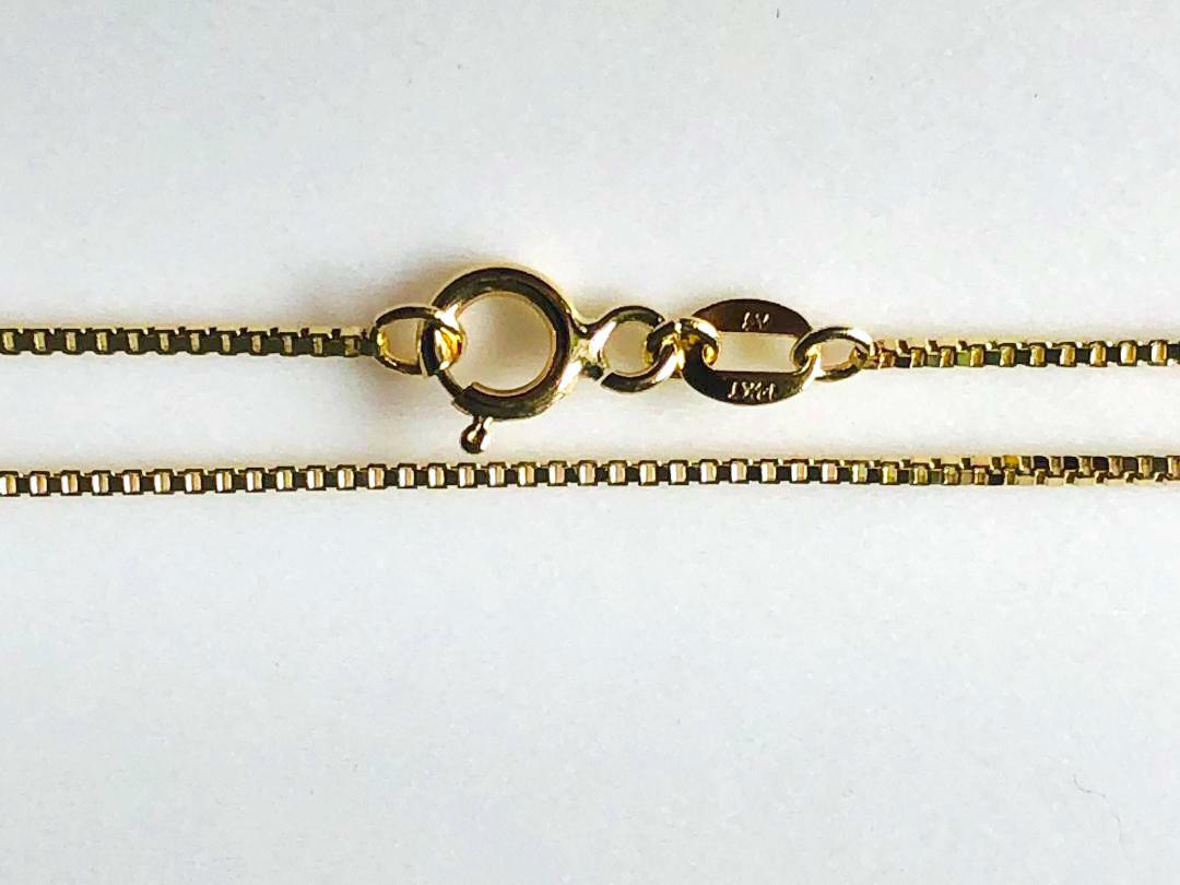 14K Solid Yellow Gold Box Chain 2.1 Grams W: 0.8 mm L: 18 inches (45 cm) 032