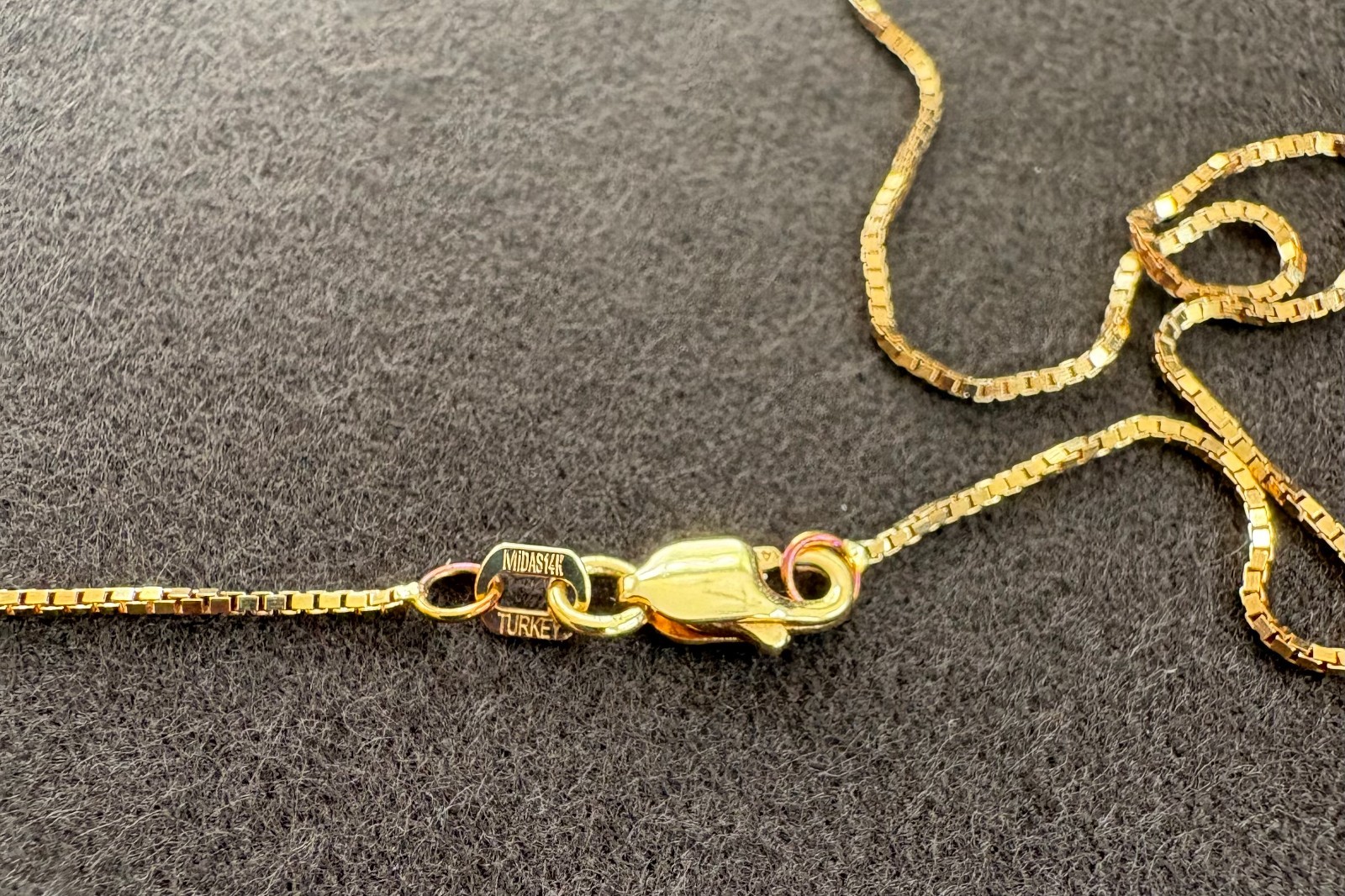 MIDAS 14 KT. Yellow Gold Lariat Necklace