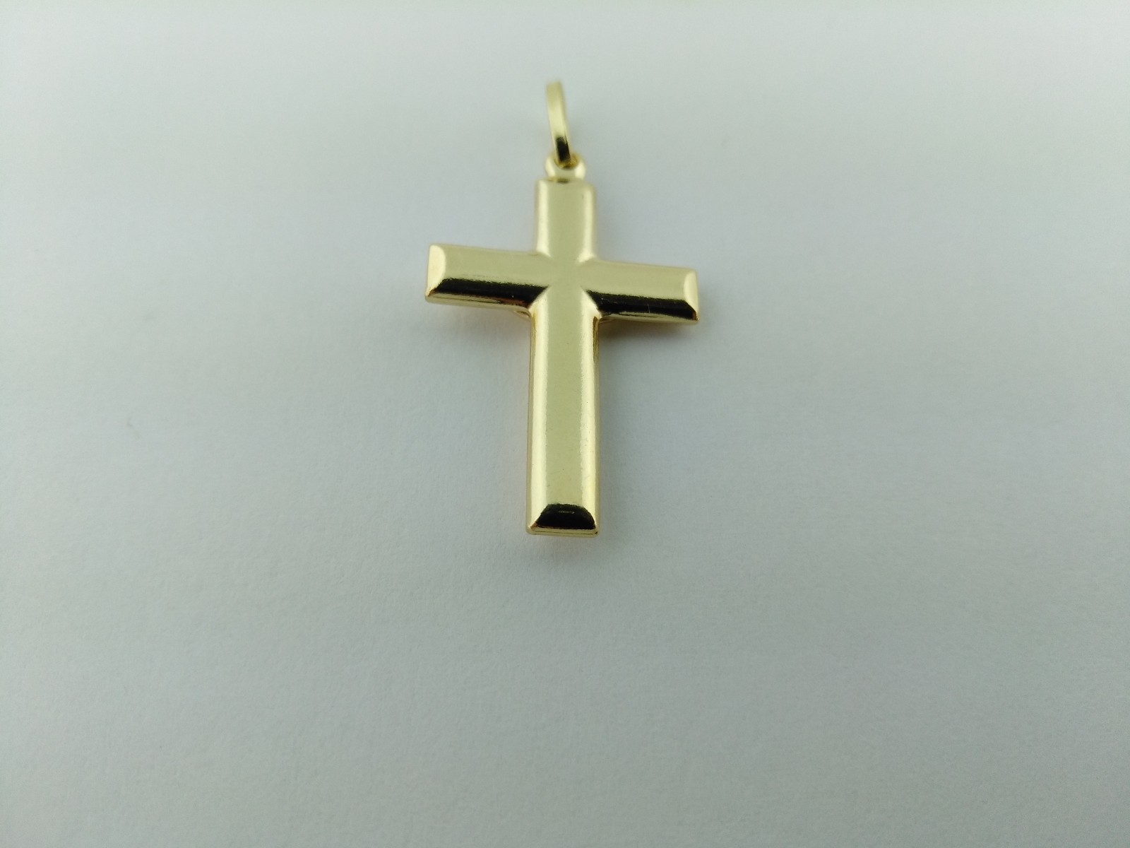 14K Solid Gold Italian Cross Pendant.Very elegant Very Good Price 1.7 grams
