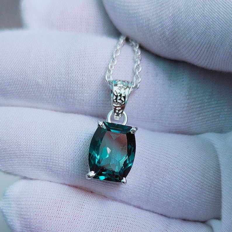 18 Ct Natural Teal Green Sapphire 925 Silver Pendant Certified Loose Gemstone
