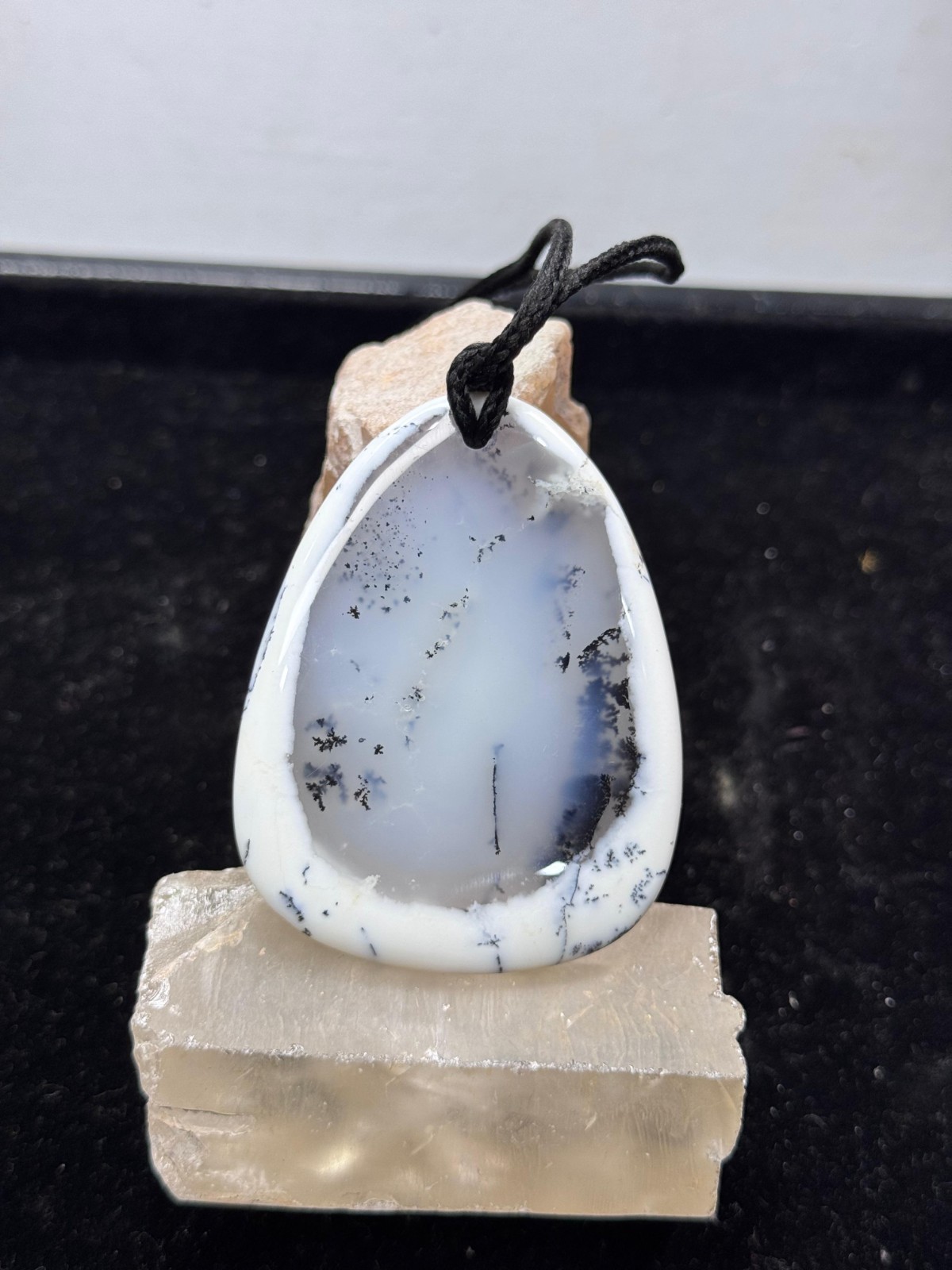 Natural Dendrite Agate Pendant Necklace Handmade Thread Pendant For Gift