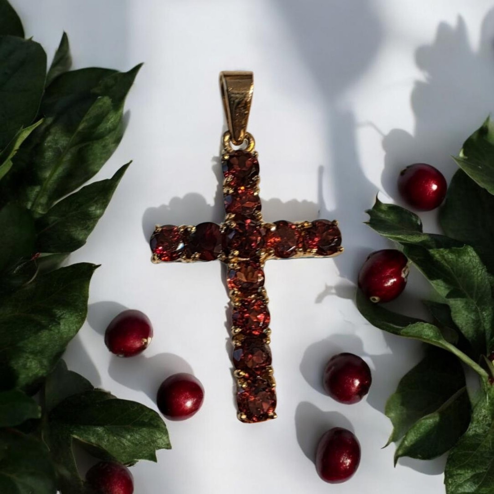 10k Art Deco Classic Style Gold GARNET Cross Pendant 3.4grams