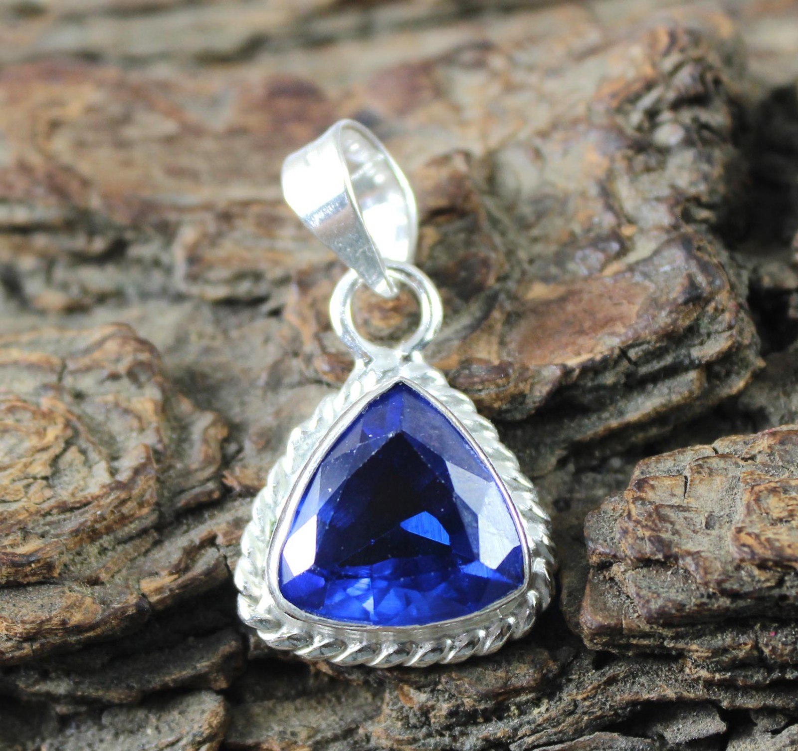 9.95 Carat Natural Trillion Authentic Tanzanite Gemstone Certified Pendant