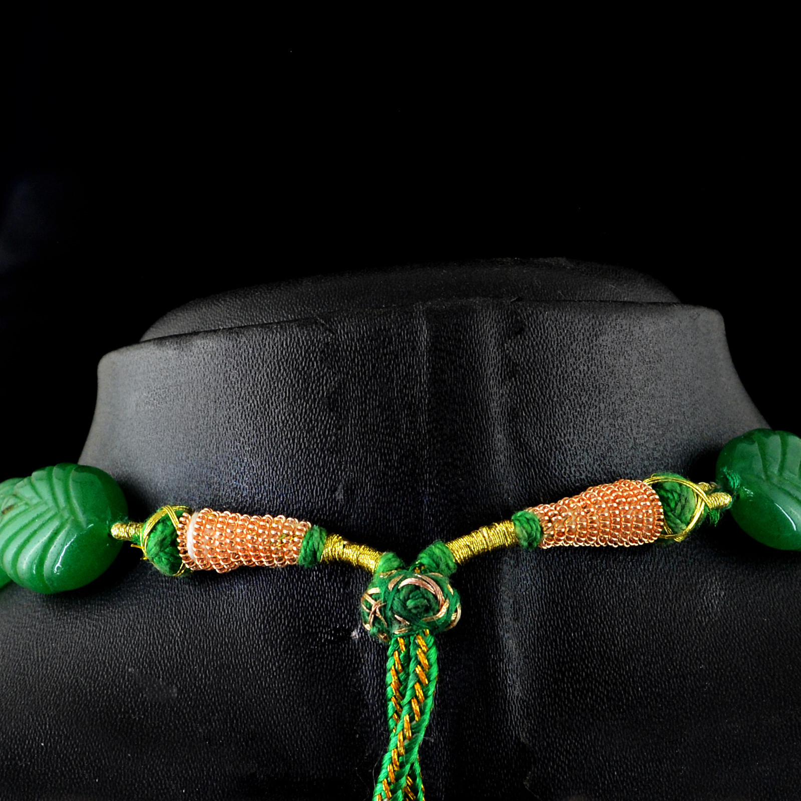 650.00 CTS EARTH MINED OVAL CARVED RICH GREEN EMERALD BEADS NECKLACE STRAND (DG)