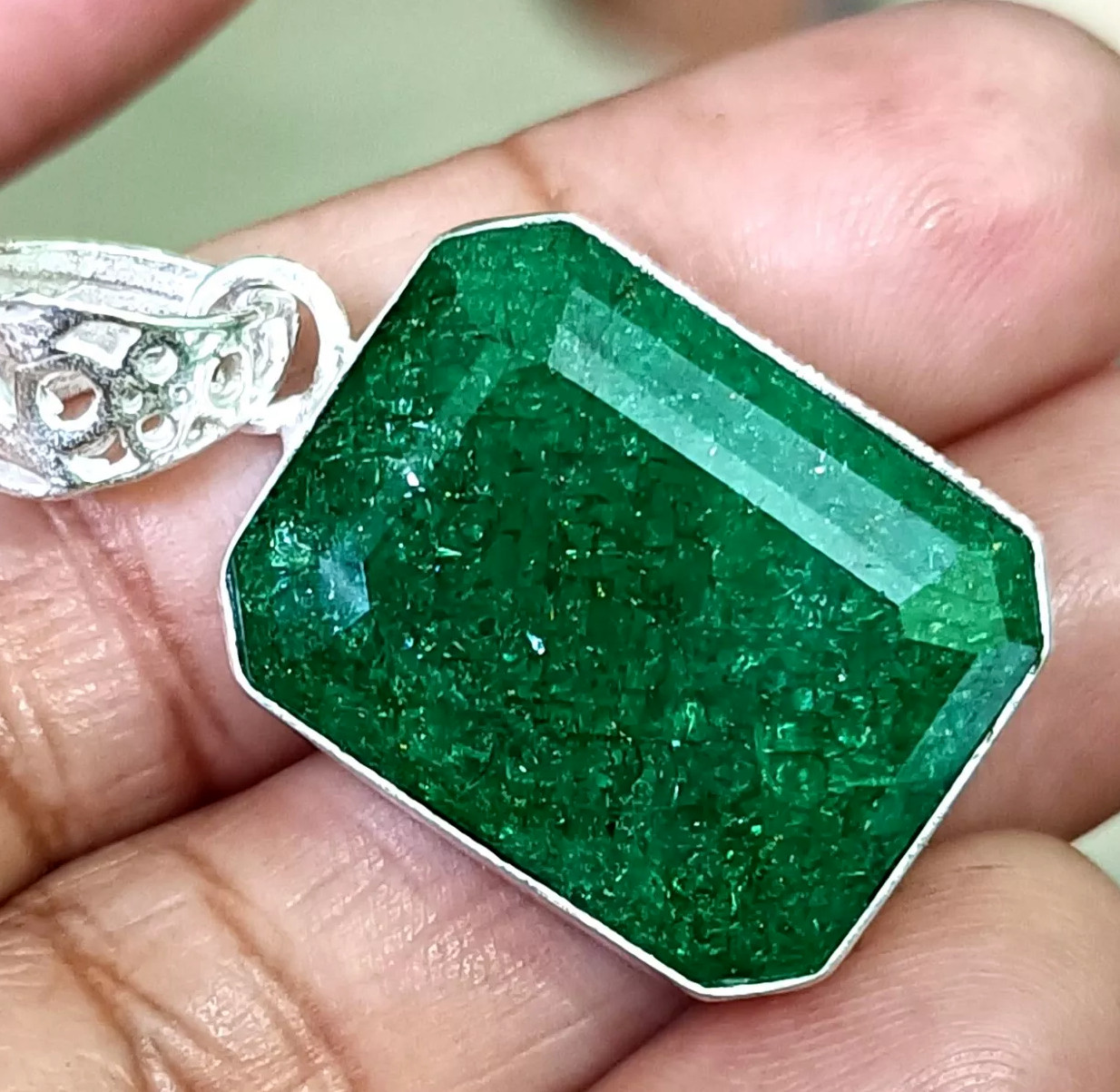 Natural Certified 75 Ct Green Emerald Loose Gemstone 925 Solid Silver Pendant