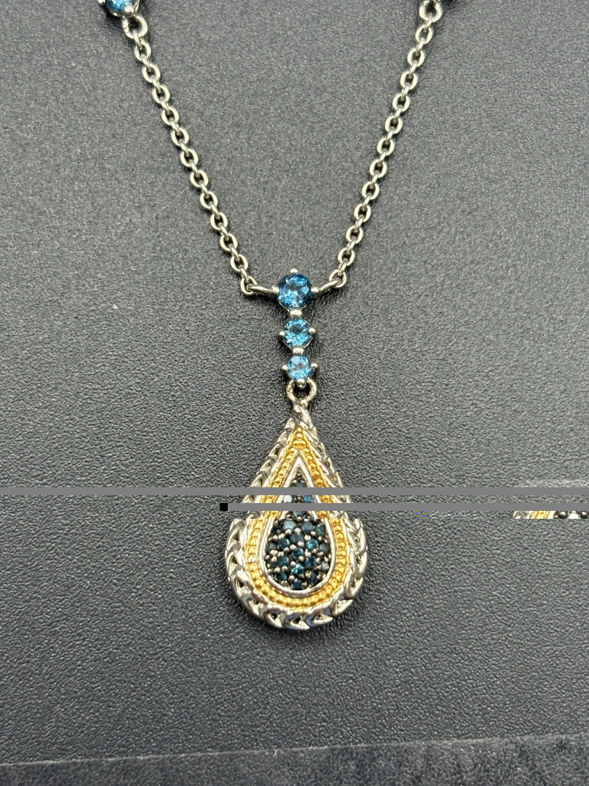 EUC 18″ Sterling Silver Blue Topaz Two Tone Necklace 5.7 Grams E27
