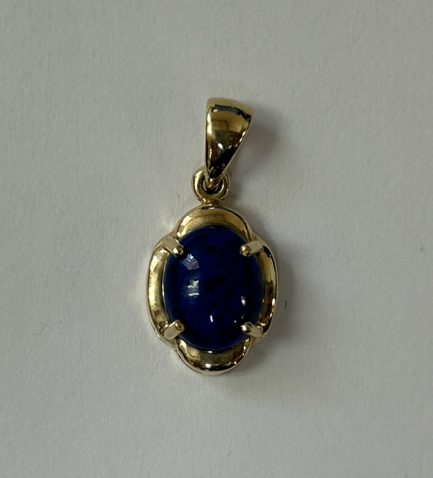 (MA6) 14k Yellow Gold Cabochon-Cut Lapis Lazuli Pendant – 2 Grams