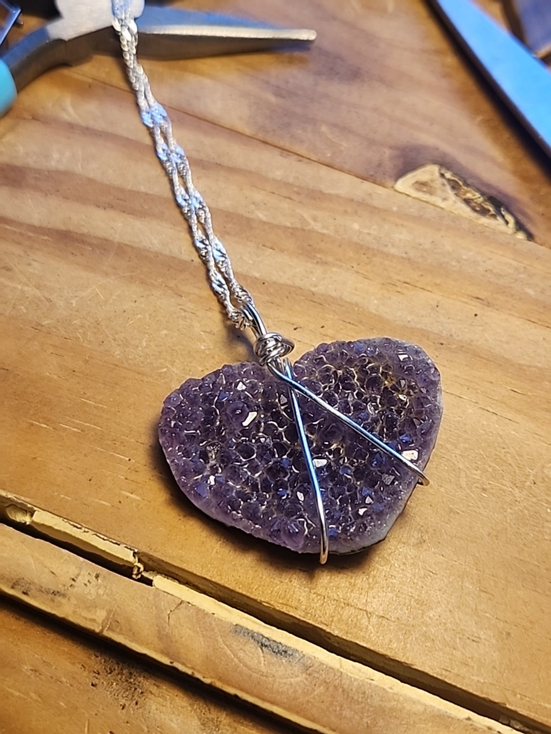 40mmx30mm AMETHYST CLUSTER HEART W 22″ SINGAPORE .925 STERLING SILVER CHAIN