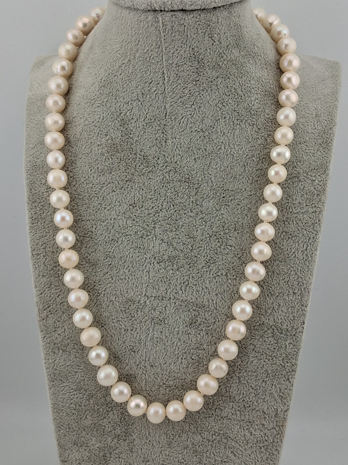 18″ Vintage Hand Knotted Cultured Pearl Bead Necklace 14K G.F. Clasp