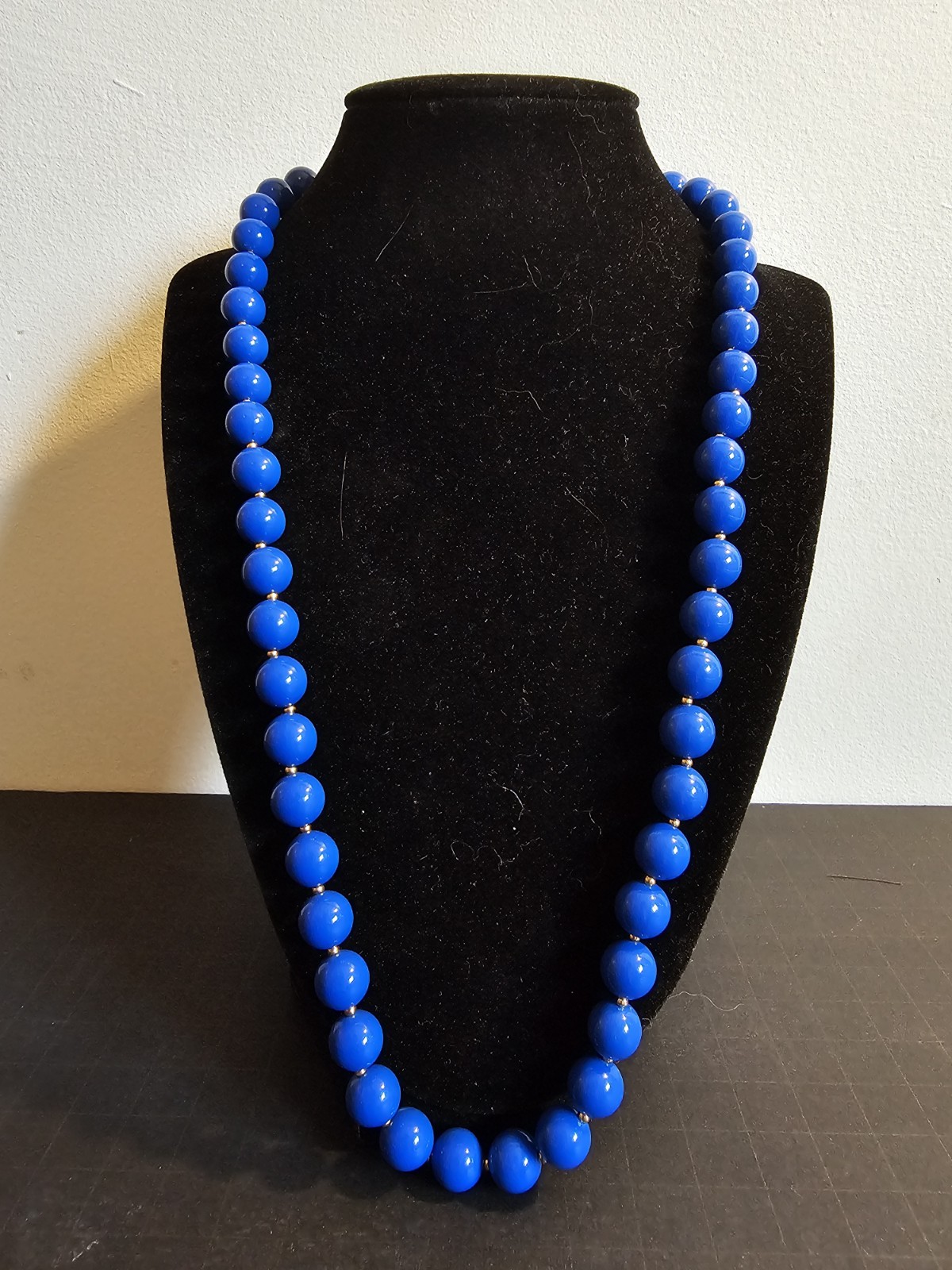 Vintage Large Blue Plastic And Small Goldtone Bead Necklace 23 Inch Long