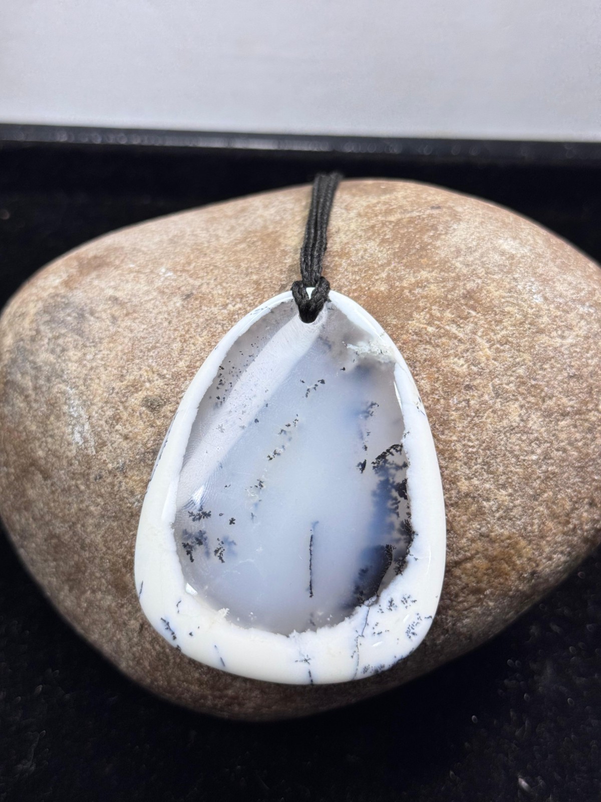 Natural Dendrite Agate Pendant Necklace Handmade Thread Pendant For Gift