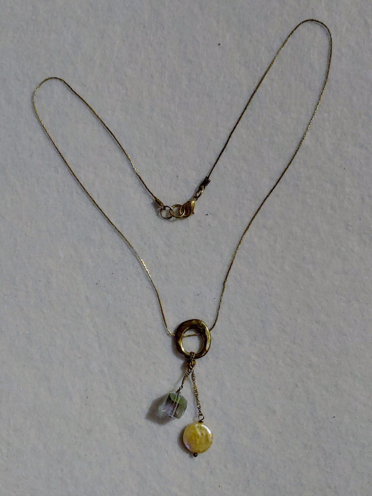 Vtg – Necklace – Silver Tone – Dangle faux Peal & faux Stone – 20 in