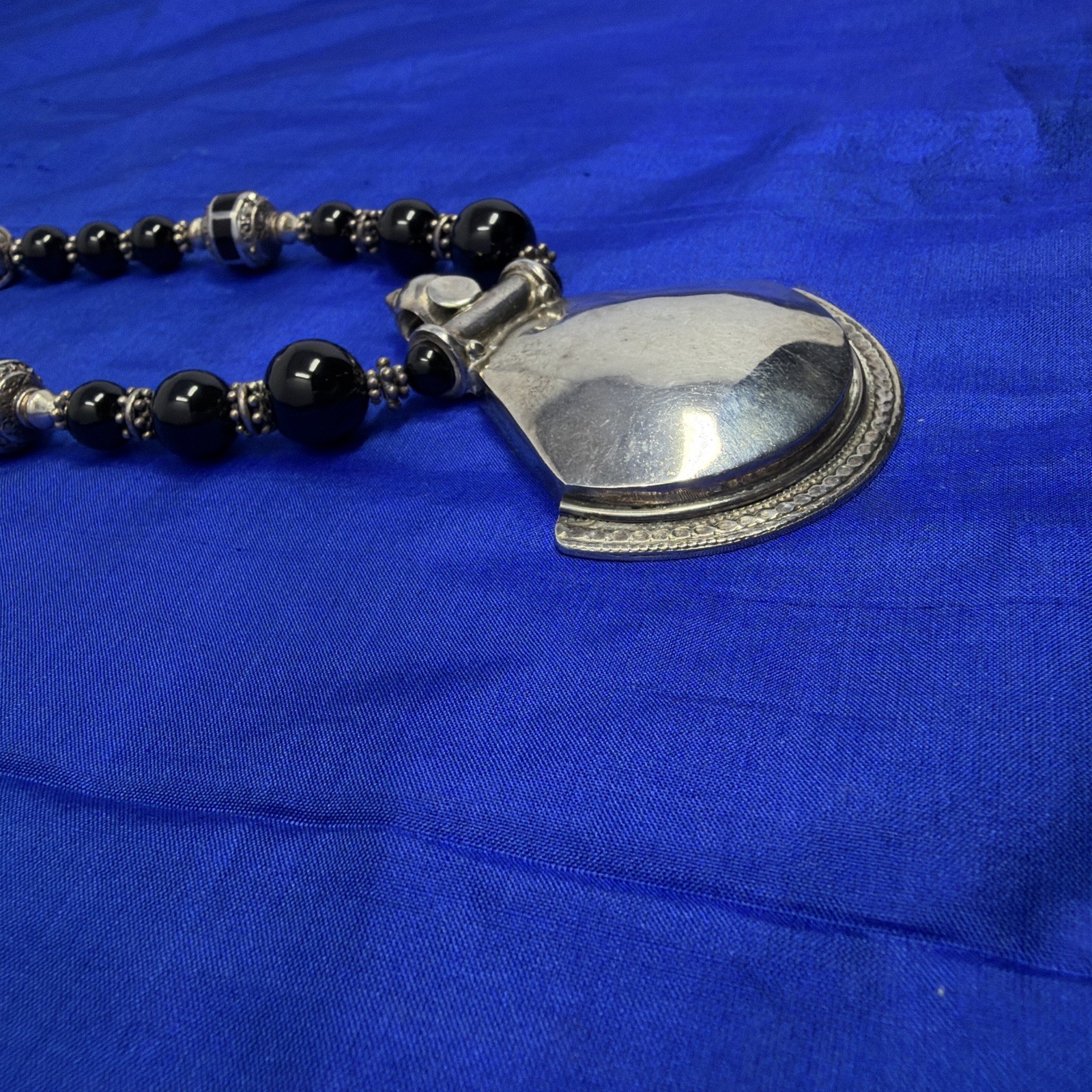 Sterling Silver 925 Black Onyx Beaded Bali Bead Necklace Large Pendant 17” 82.3g