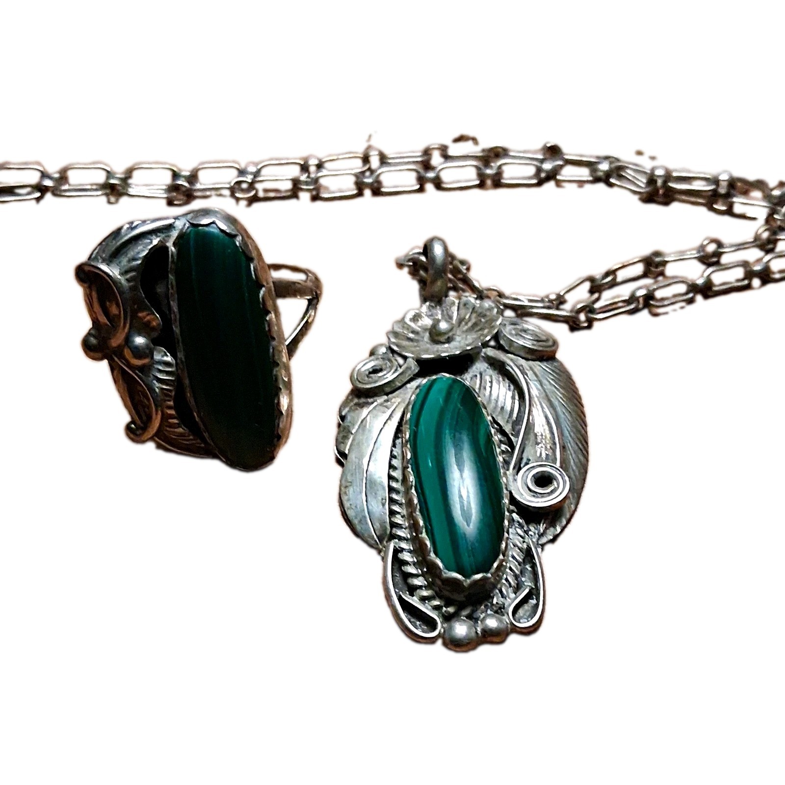 Sterling Silver 925 Oval Green Malachite Bezel Pendant With Chain And Ring