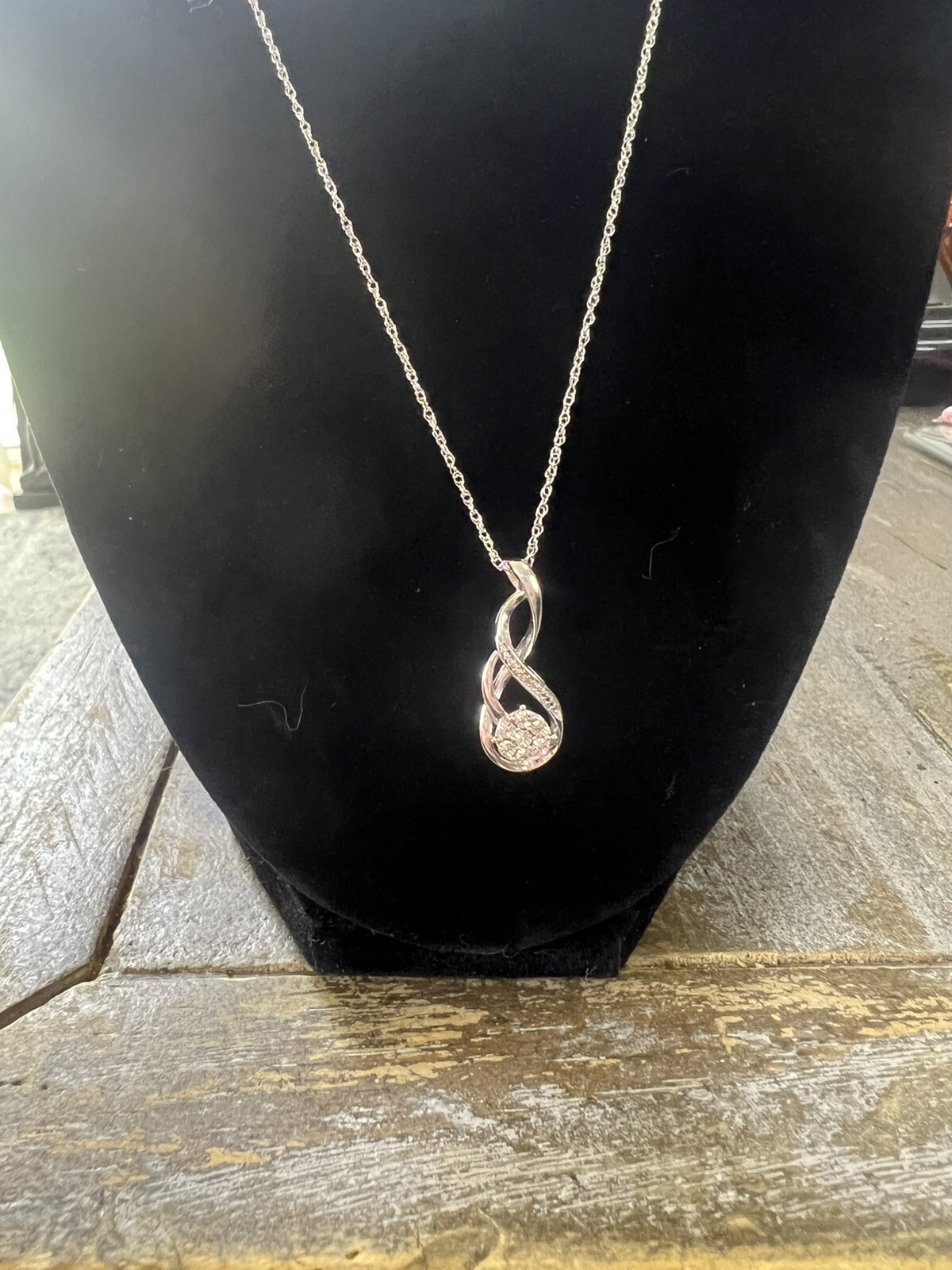 NC Sterling Silver Necklace Twist Pendant W/ Diamonds In The Center
