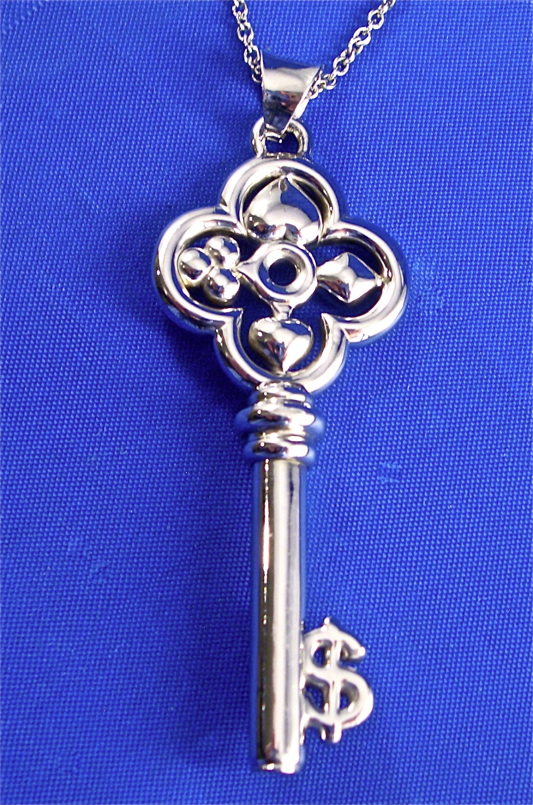 STERLING SILVER 2-SIDED HOLLOW CASINO KEY PENDANT W/18″ CHAIN, 2.25″ X 3/4″