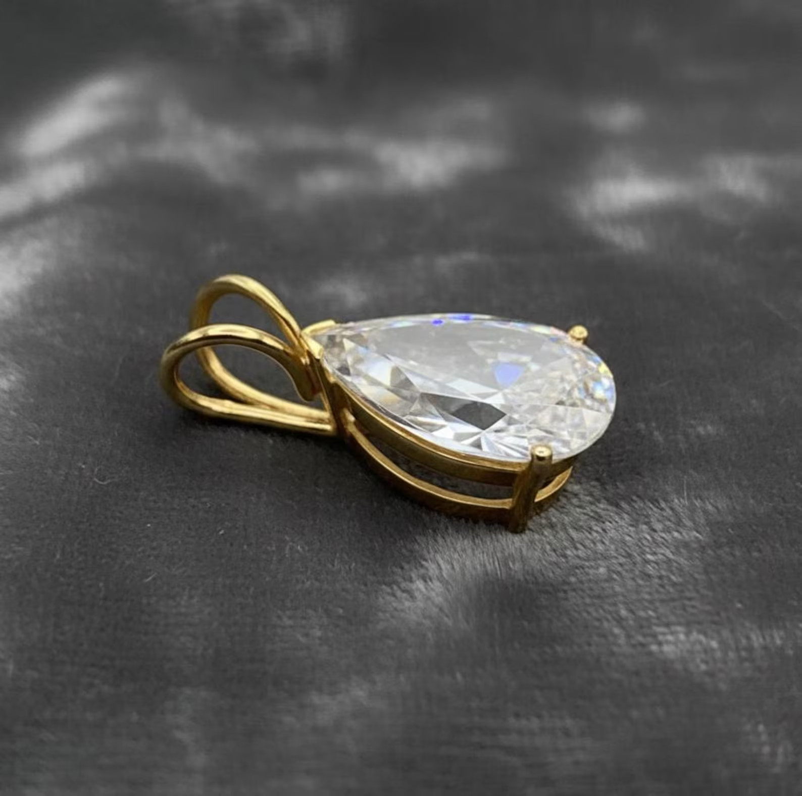 5.00Ct Pear-Cut EF/VS1 Lab Grown Diamond Prong Necklace& Pendant 14k Yellow Gold