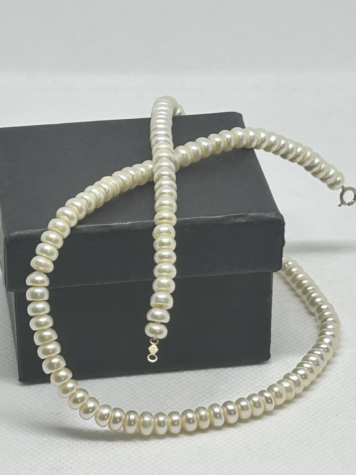 18″ Genuine Freshwater Pearl Necklace 7-8mm Rondelle 10K Gold MA Clasp Knotted