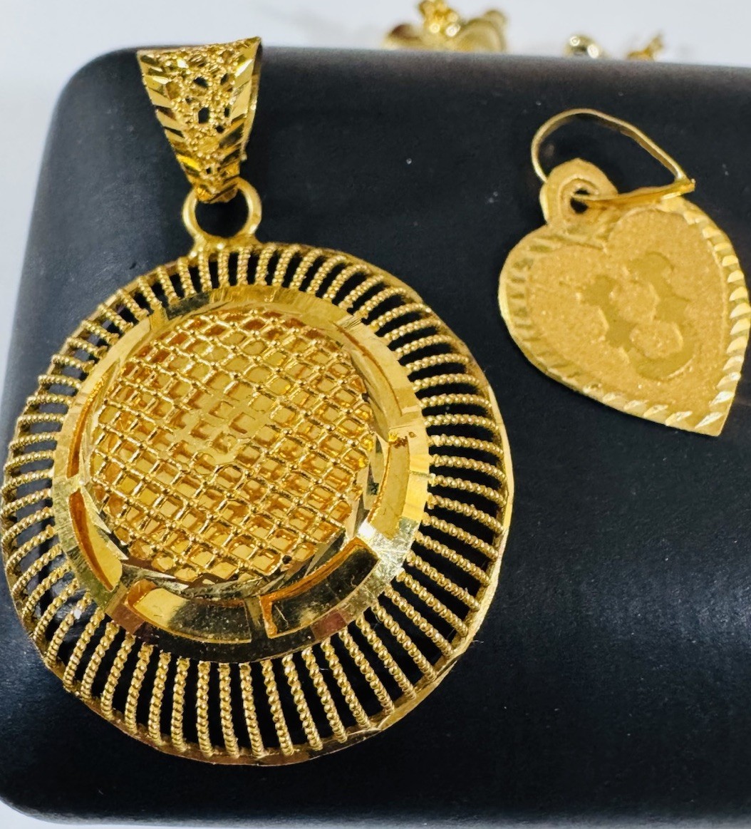 Rare 22K 916 Real Gold Two Set of Pendant U Heart & Round 5.2g