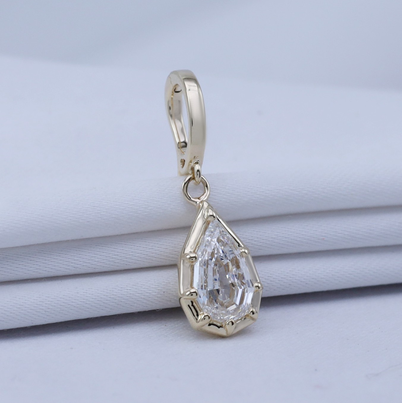 1 Ct Pear Lab Grown Diamond Solitaire Pendant 14K Yellow Gold