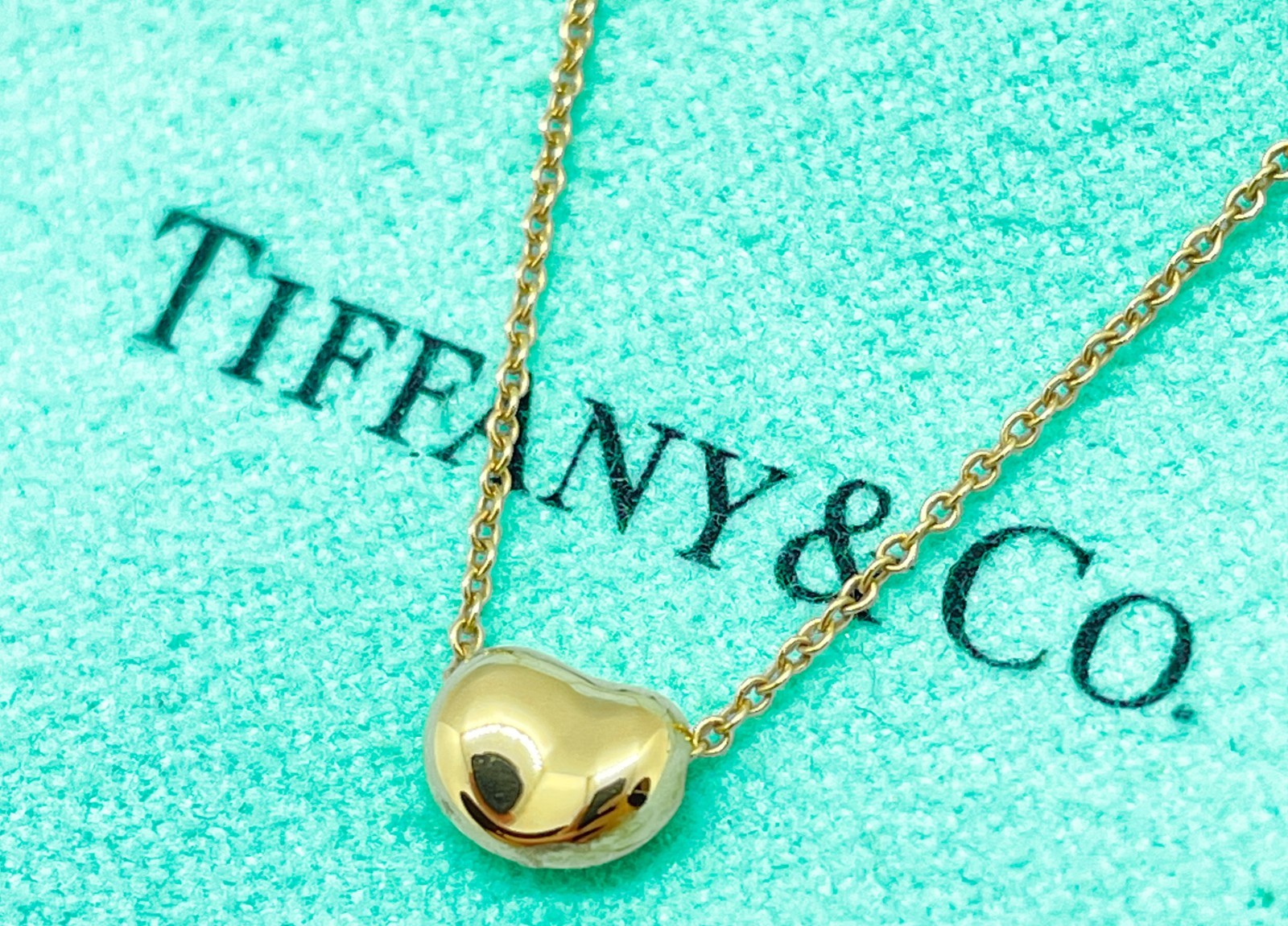 Tiffany & Co. Elsa Peretti 18K Yellow Gold 6.5mm Bean Pendant Necklace 16″