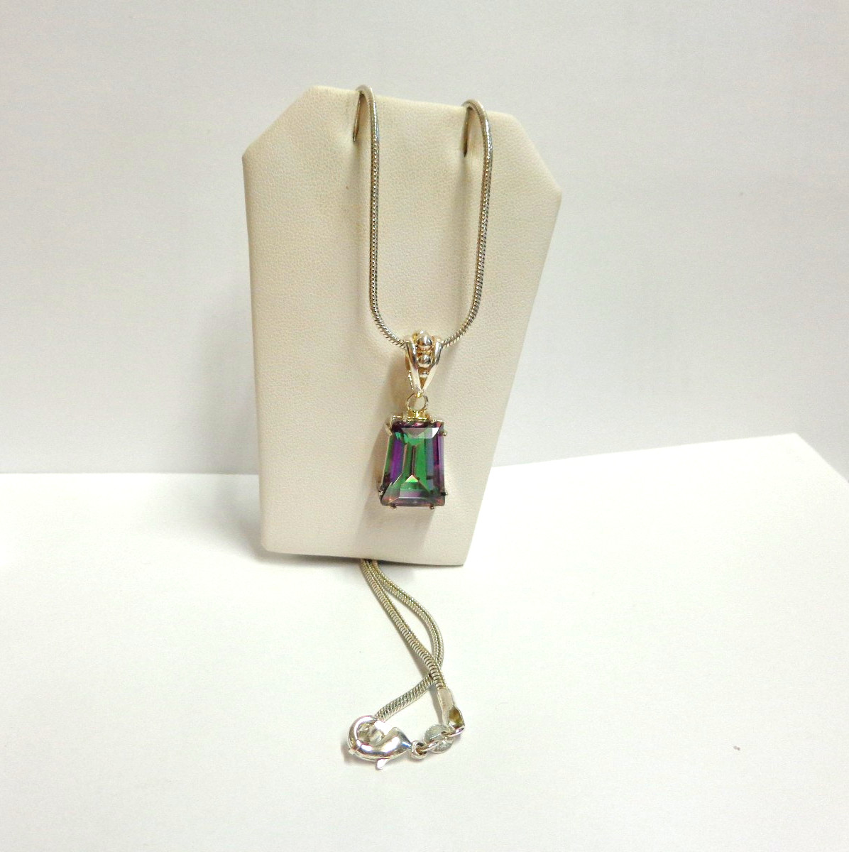 sterling silver mystic topaz necklace sz 21 in lg w/1.25 in pend/wgt 16 gr tcw 6