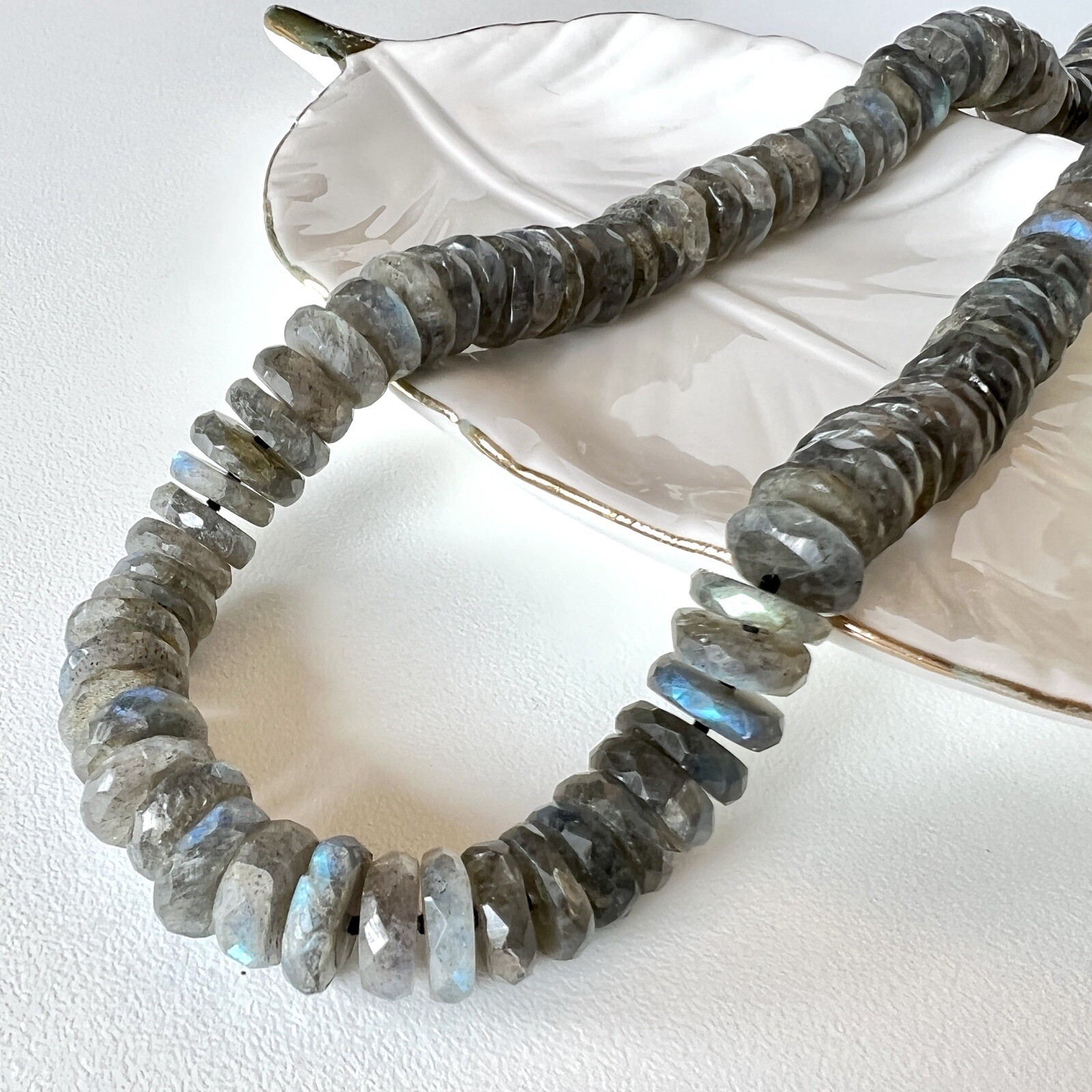 Genuine Labradorite (352cts) 14k Strand/String Beaded Necklace, New 18.5″