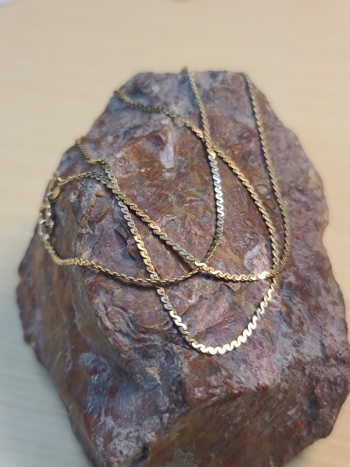 14k Solid Yellow Gold Serpentine Chain Necklace 18″x1.1mm ITALY Signed AR 3grams