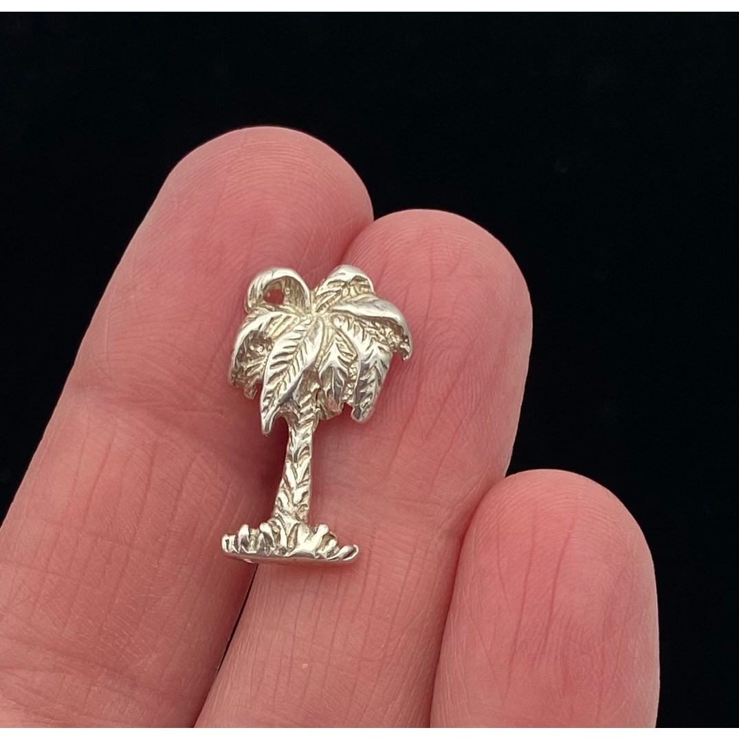 Sterling Silver Palm Tree Pendant 3D Diamond Cut Petite 1.91g