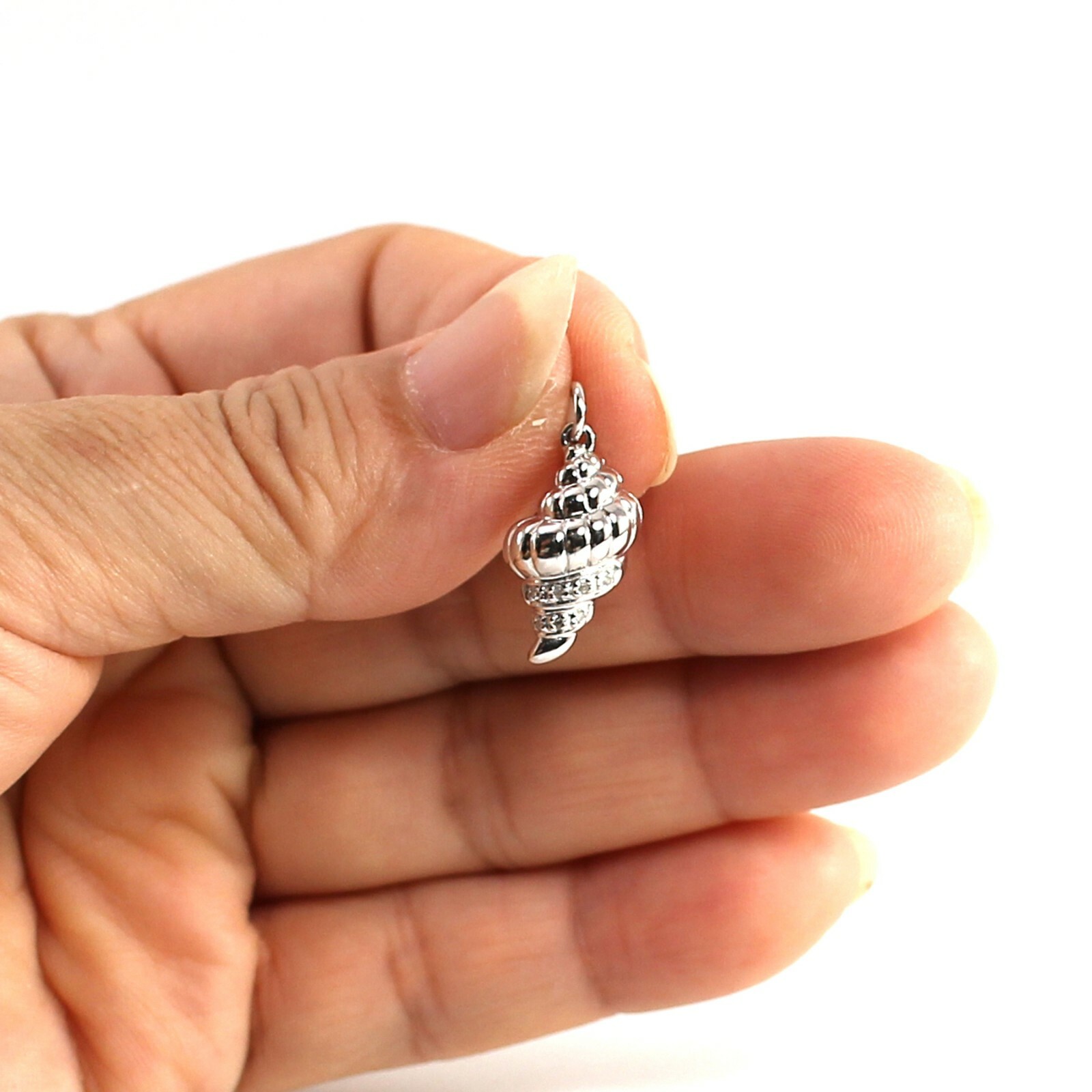 14k White Solid Gold Diamonds Beautiful & Unique Conch Pendant Necklace