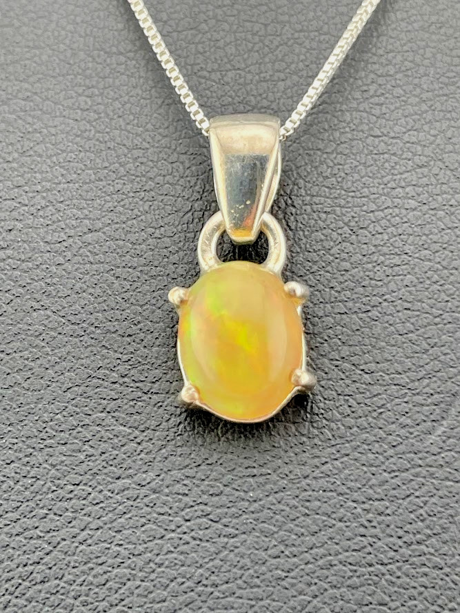925 STERLING SILVER ETHIOPIAN YELLOW OPAL 9 X 7MM CABOCHON NECKLACE 18″ OCT 3370