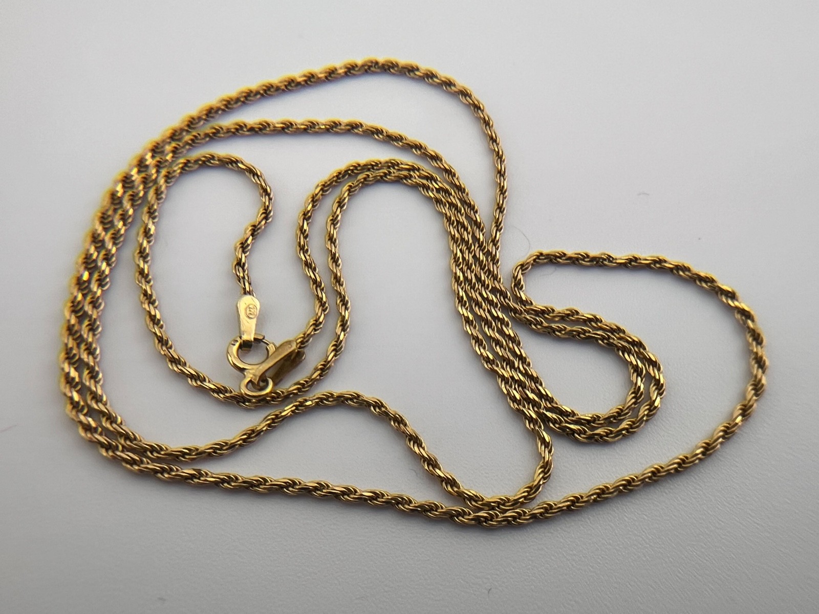 Vintage 14K Gold Rope Chain/Necklace, Italy, 23.5″ Long, 1.3mm Thick.