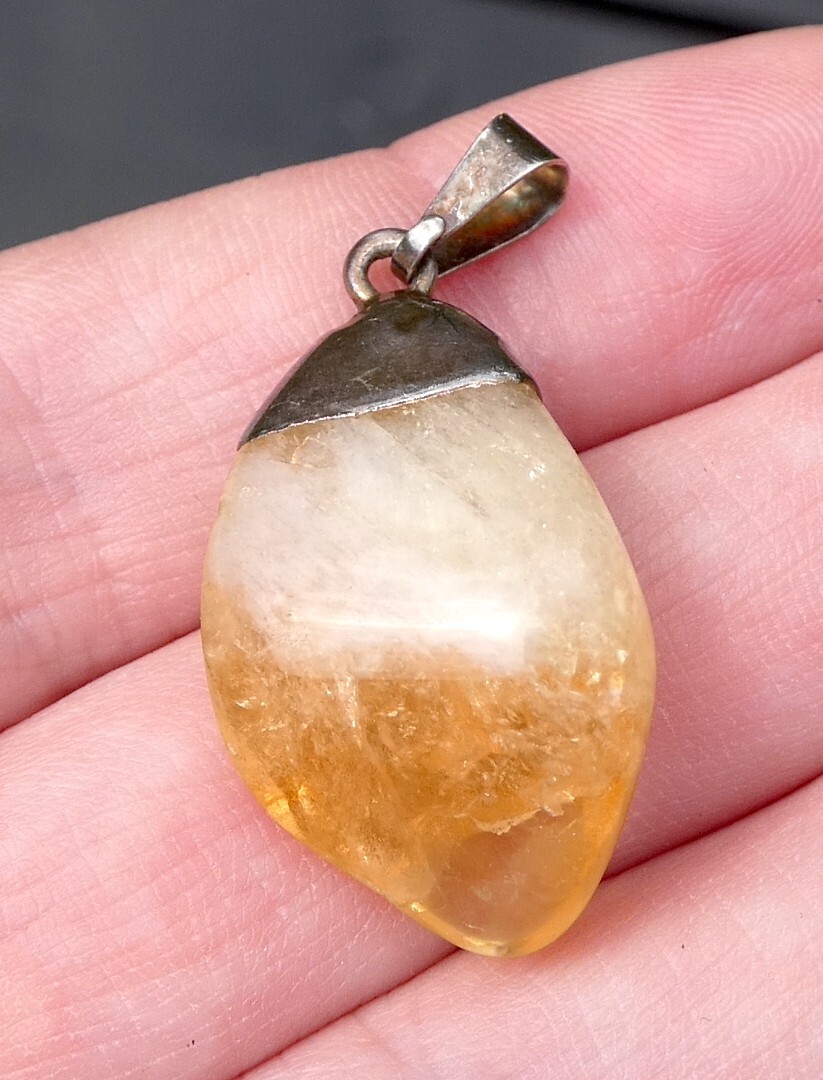 Unmarked Sterling Silver Heated Citrine Freeform Shape Pendant 6.6g 1.5 Inches