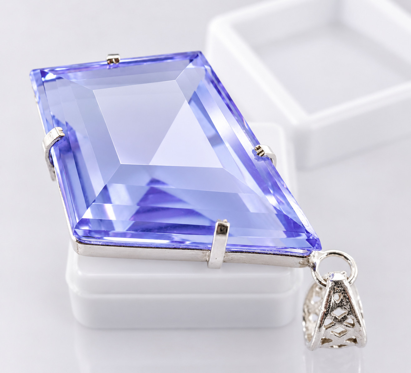 Natural Elegant Purple Topaz 925 Solid Silver Kite Cut 101.50 Ct Pendant Gem