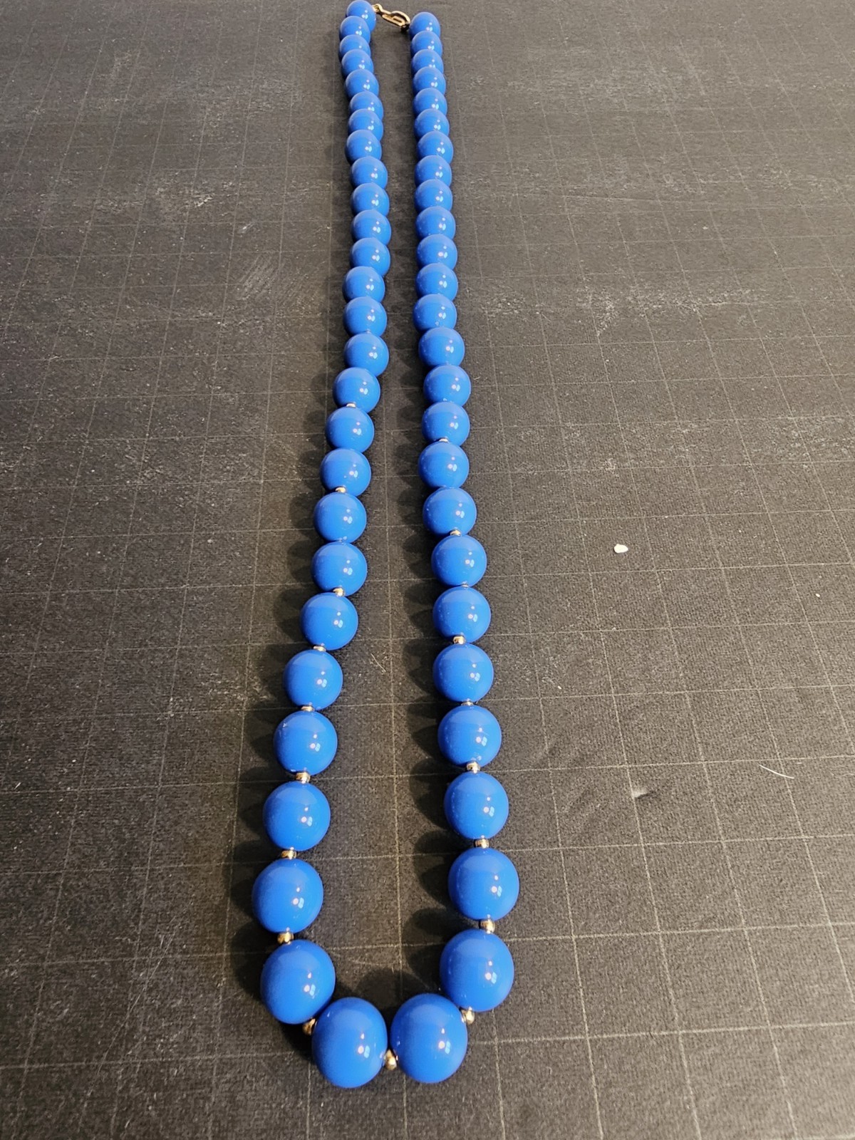 Vintage Large Blue Plastic And Small Goldtone Bead Necklace 23 Inch Long