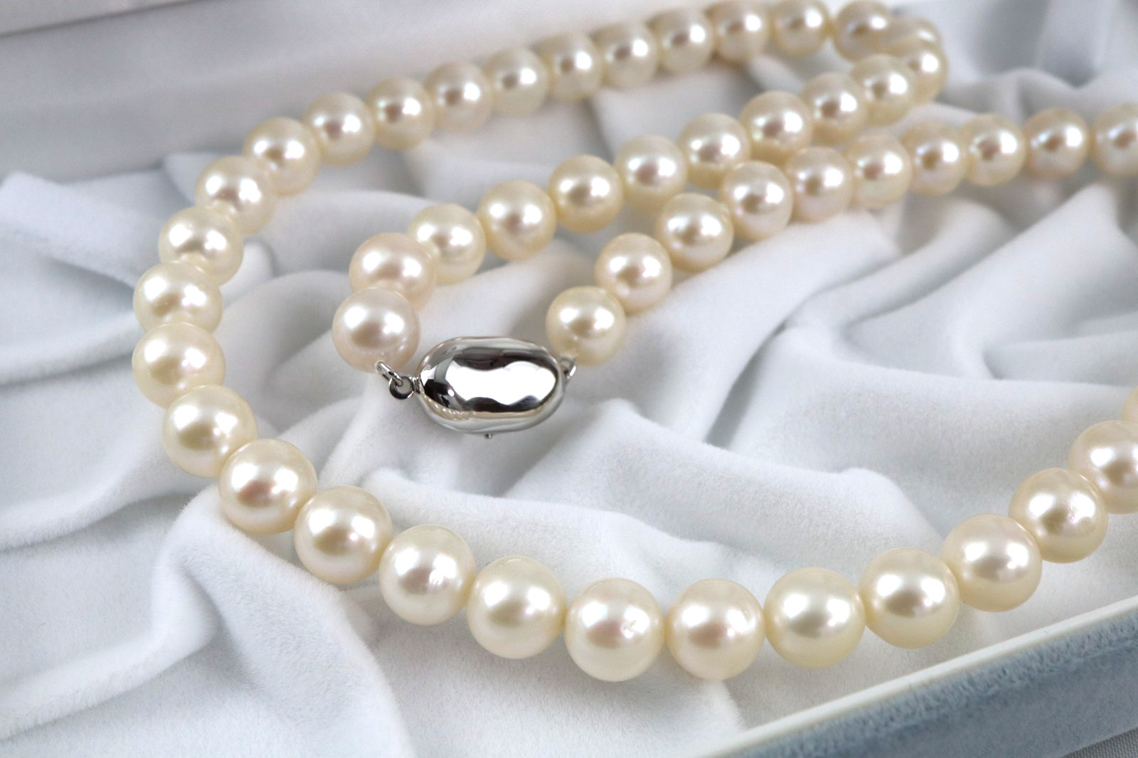 Jewelry Maki Japan Akoya Pearl Strand Necklace 7.9-8.4mm 18″ w/Silver 925 Clasp