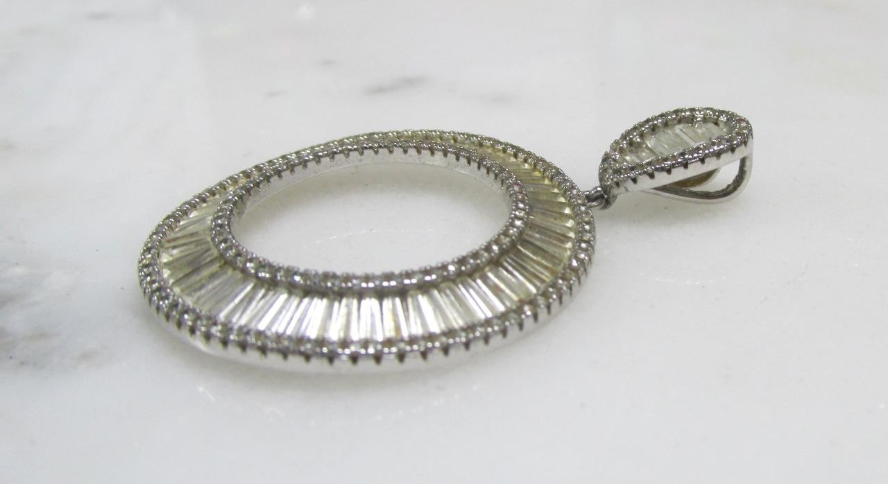 Sterling Silver Round Dangle Pendant w/ Unknown Clear Stones ~ 8g ~ 12-G873