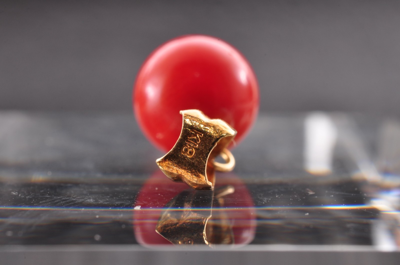 With Certification, 18k gold clasp, Deep red coral pendant top ( 8.3mm 4.5ct).