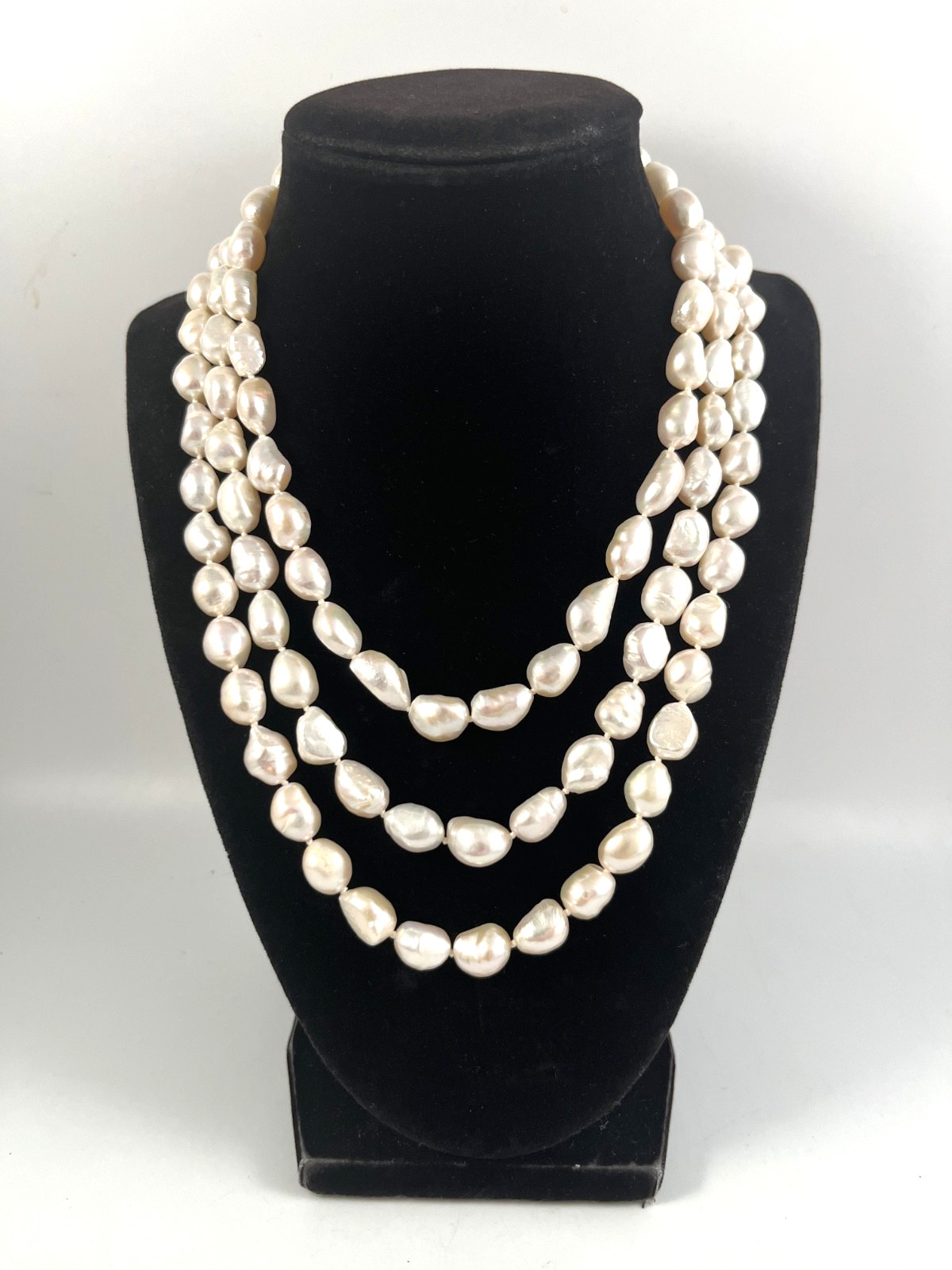 14K (585) YELLOW GOLD THREE ROWS BAROQUE PEARLS NECKLACE 19in