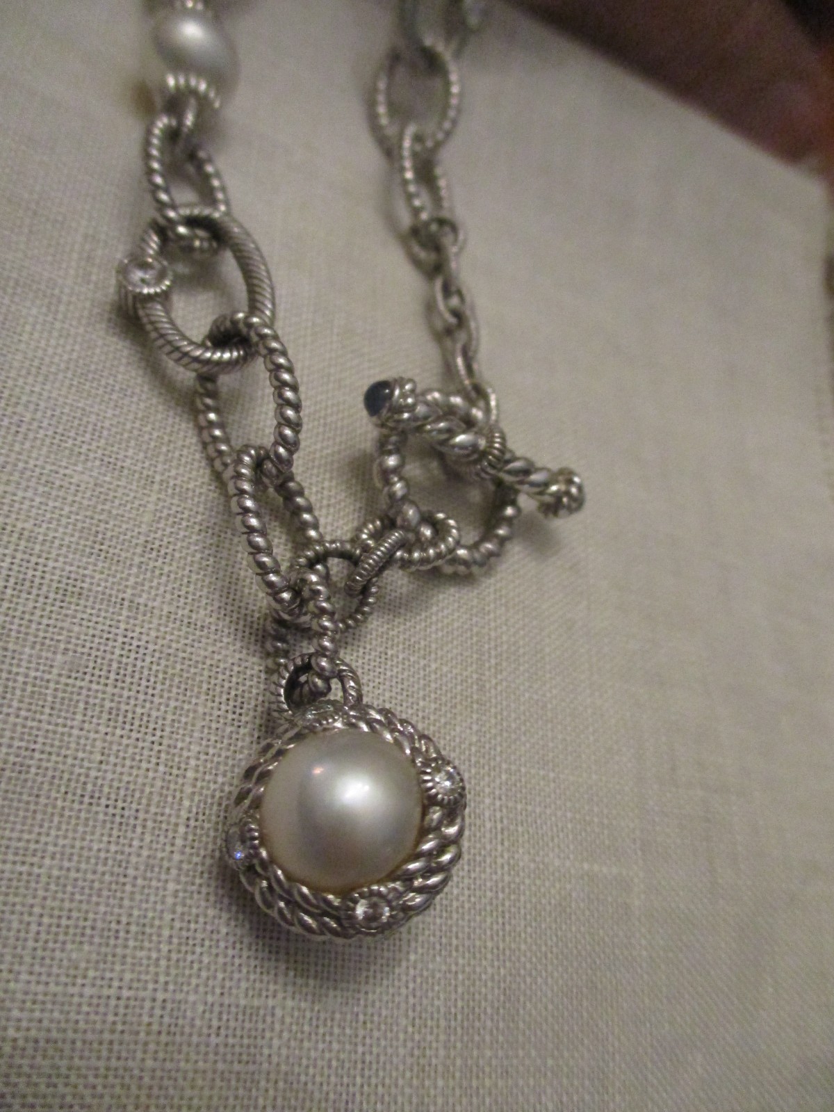 Judith Ripka sterling silver Pearl station CZ oval link necklace 18″ , 52 gm