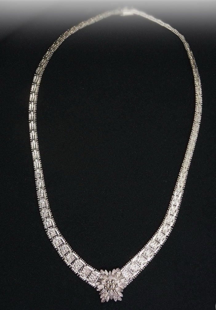 925 Sterling Silver Bar Link Necklace with Flower Pendant Hook Closure (37 g)