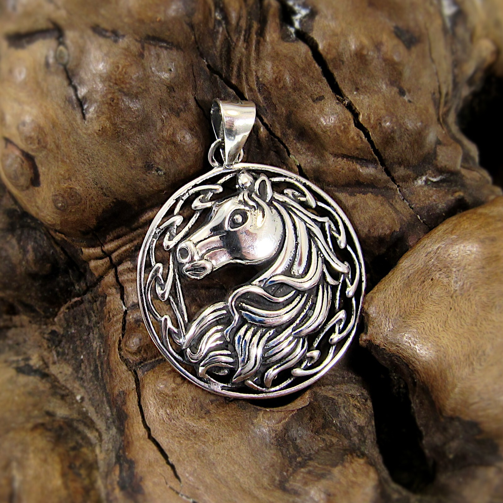 Handcrafted Solid 925 Sterling Silver Round Celtic Knot Horse Head/Bust Pendant