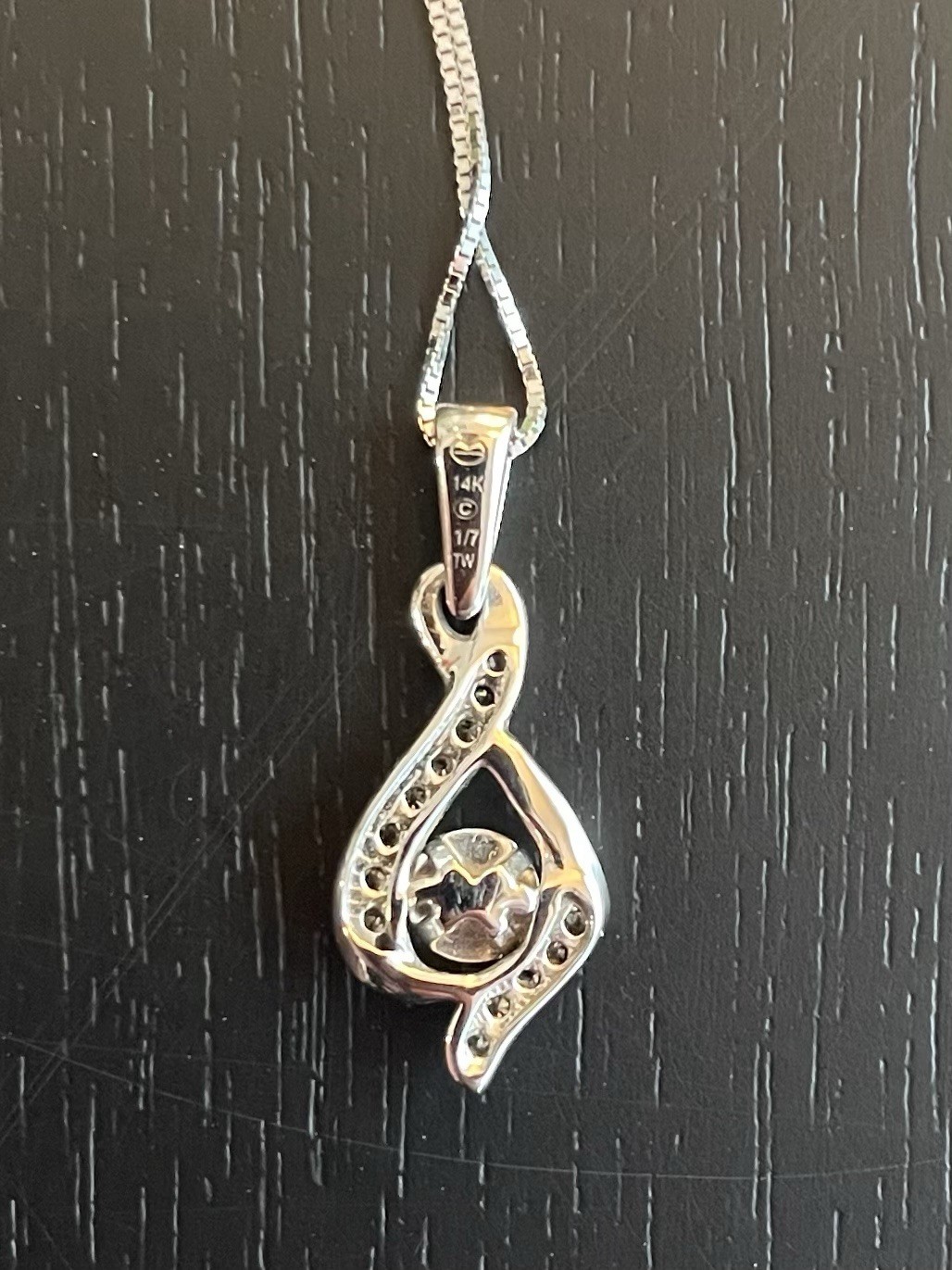 Macy 14k White Gold Diamond Swirl Pendant Necklace 18″ Box Chain 1/7